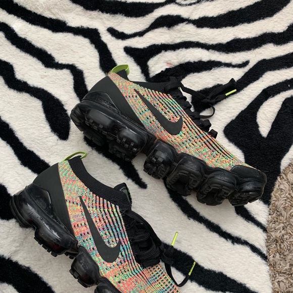 Nike Unisex Multicolor Vapormax Flyknit Shoes